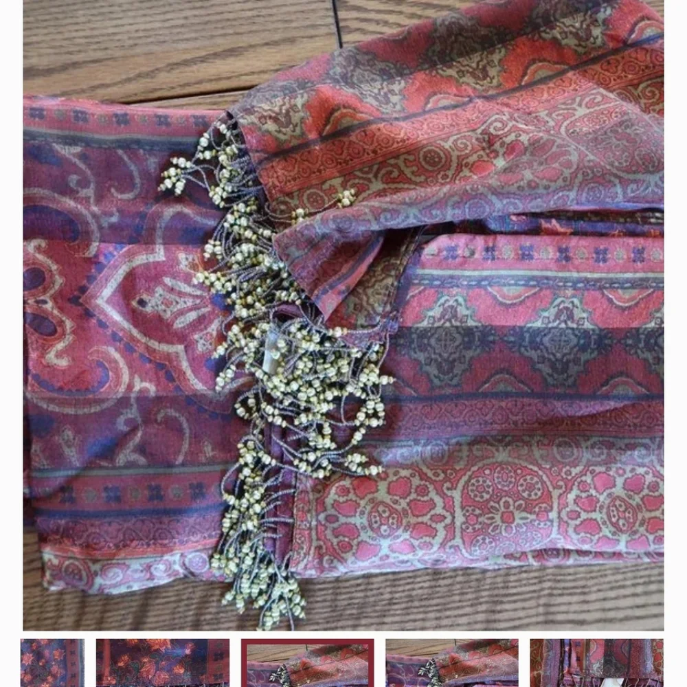 Window Scarf - Picture 2 of 5